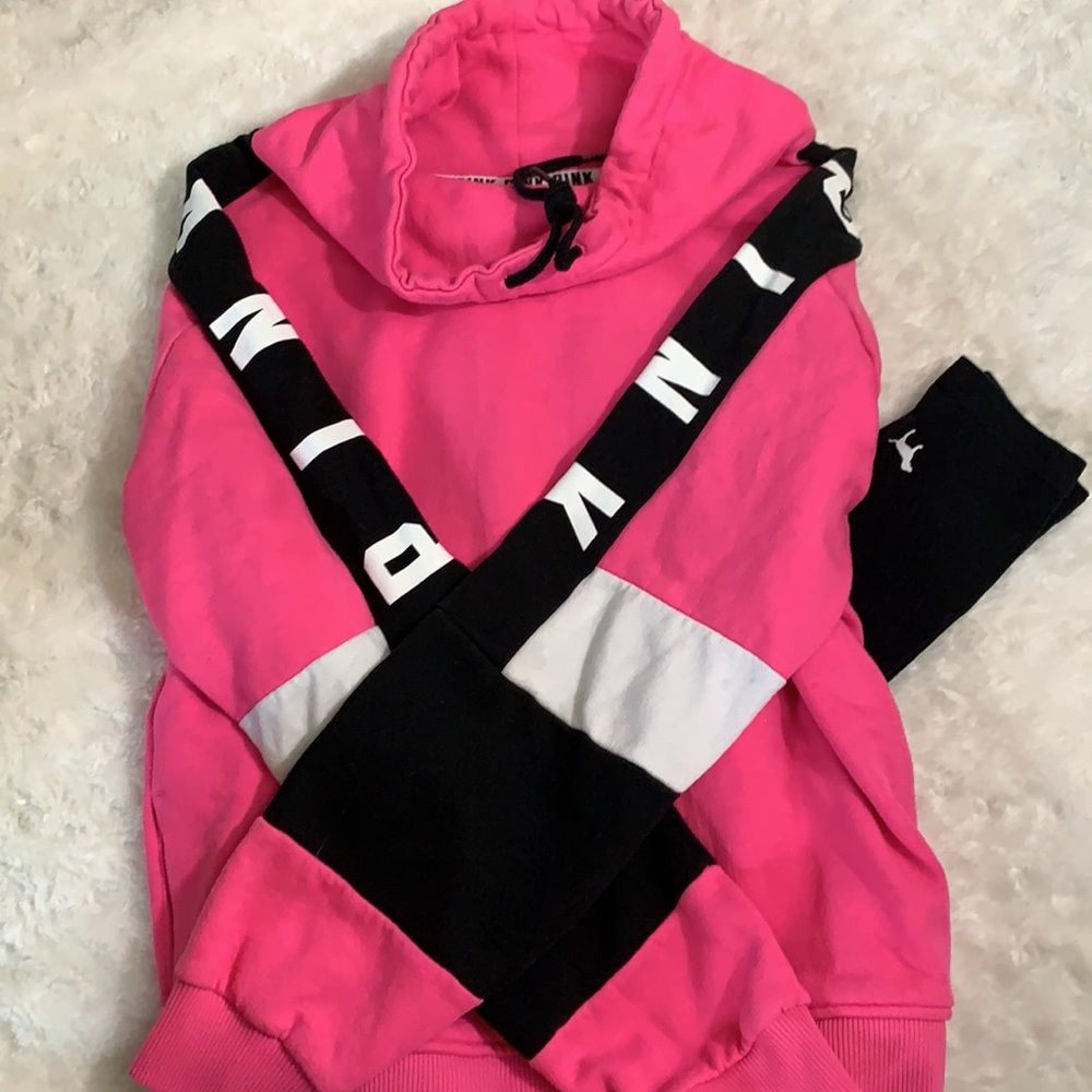 VS Pink outfit